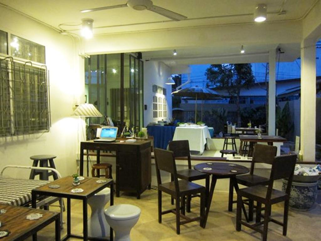 Baan Rare Guesthouse Udon Thani Bagian luar foto
