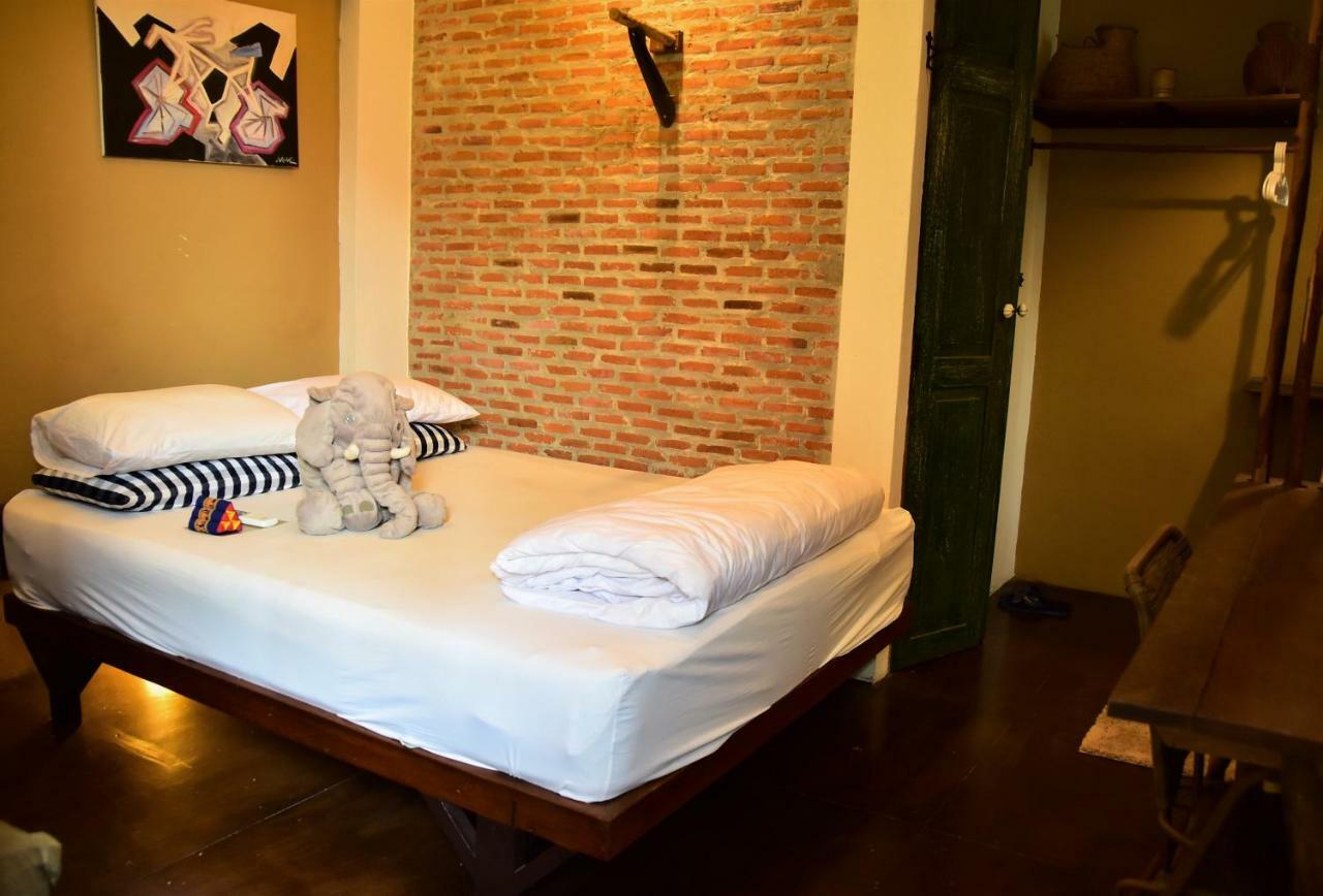 Baan Rare Guesthouse Udon Thani Bagian luar foto