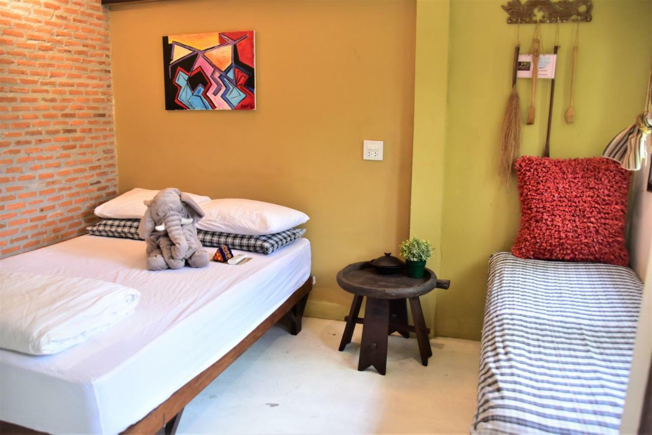 Baan Rare Guesthouse Udon Thani Bagian luar foto