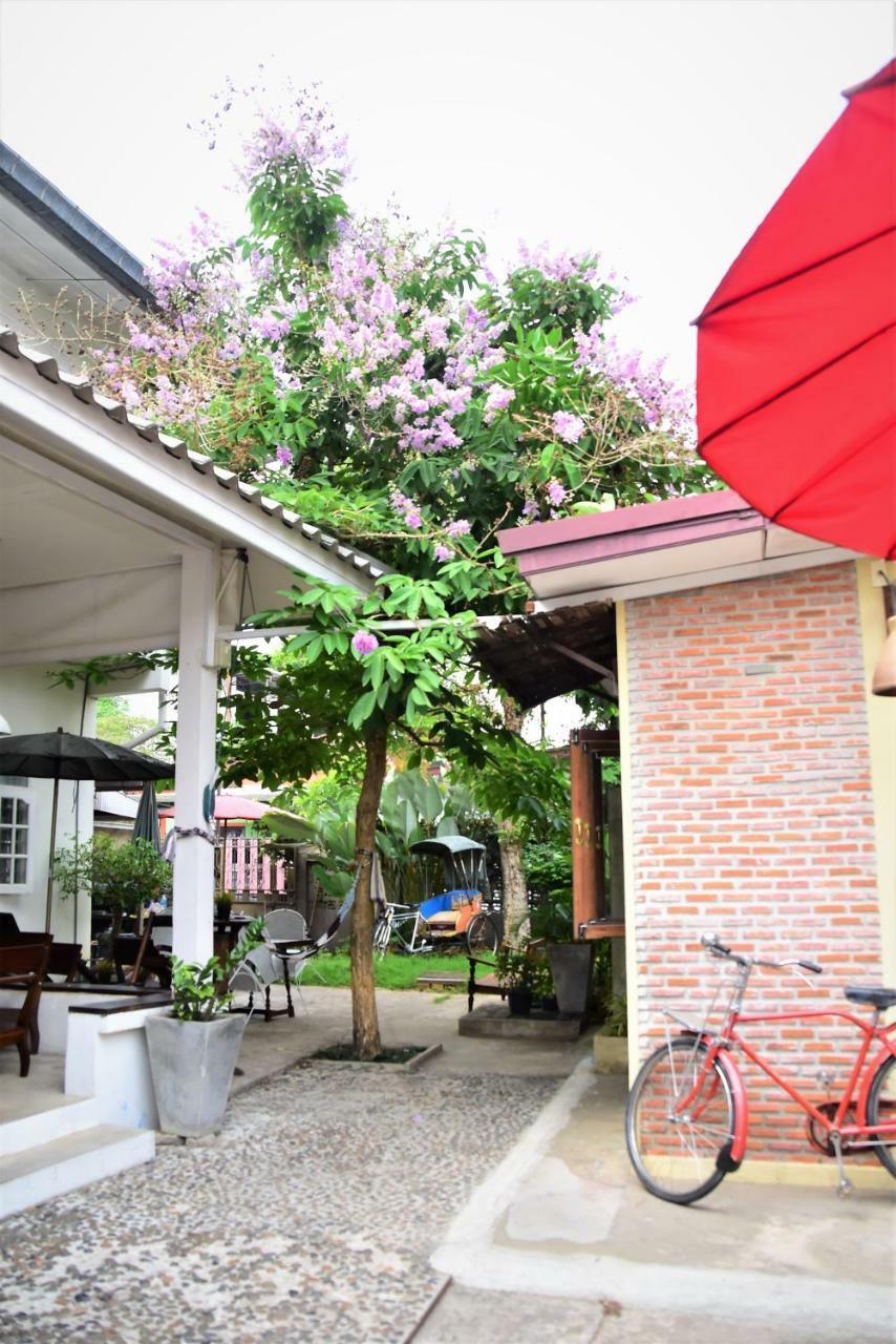 Baan Rare Guesthouse Udon Thani Bagian luar foto