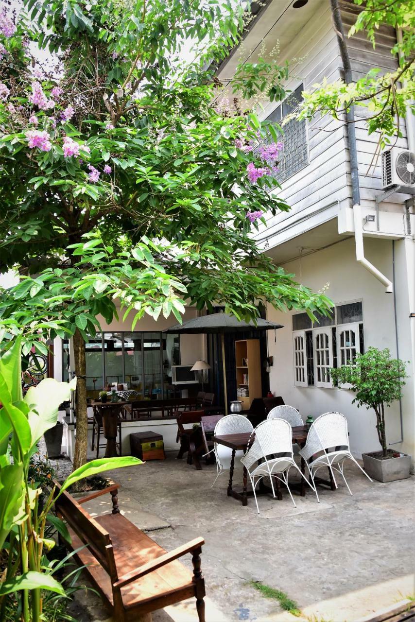 Baan Rare Guesthouse Udon Thani Bagian luar foto