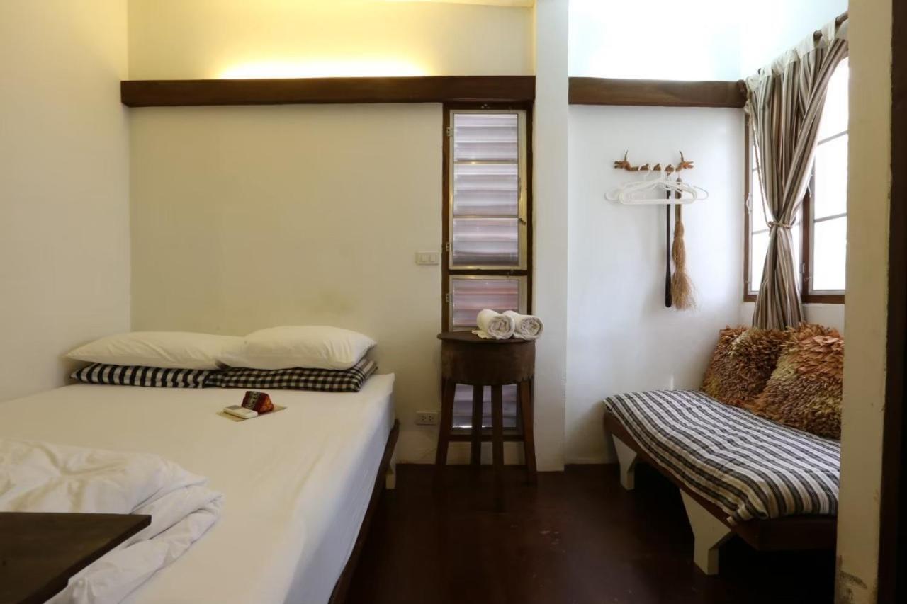 Baan Rare Guesthouse Udon Thani Bagian luar foto
