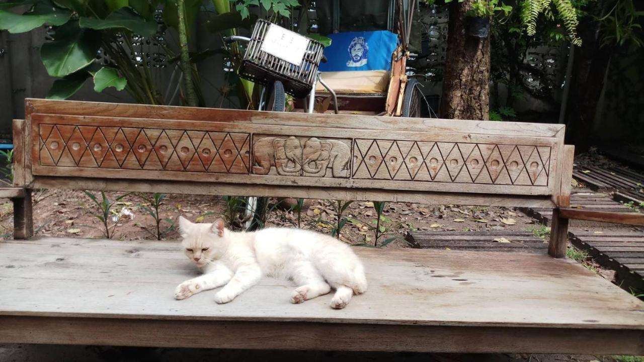 Baan Rare Guesthouse Udon Thani Bagian luar foto
